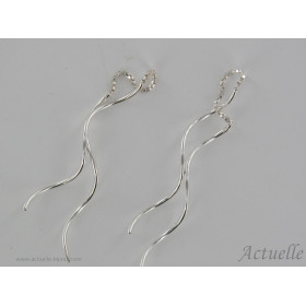 Earring chain spin