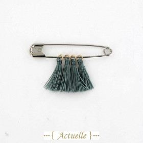 Gray green tassel GP
