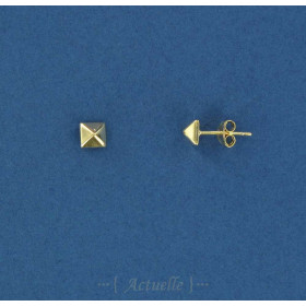 Earring Pyramid 4 Faces 4 mm