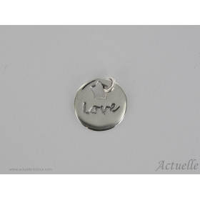 Médaille gravée "love" avec étoile ajouré