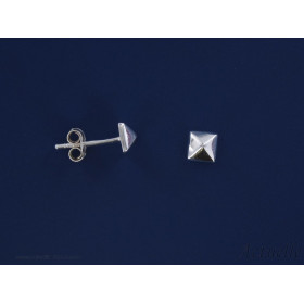 Earring Pyramid 4 Faces 4 mm