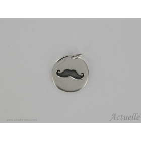 Médaille moustache gravée 15 mm