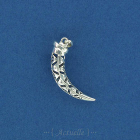Pendentif corne motif triangle ajourée