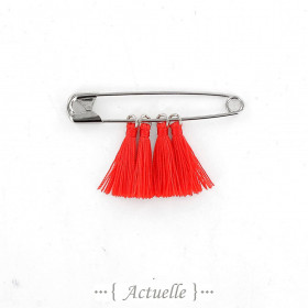 Red-orange tassel GP