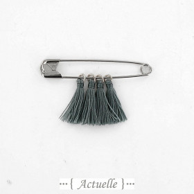 Gray green tassel GP