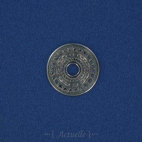 Openwork round medal aztec pattern engraved GP