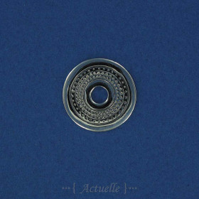Openwork round medal multi circle pattern engraved GP