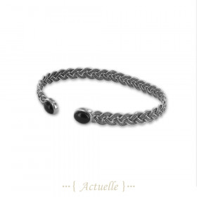 Braided bangle with double onyx B