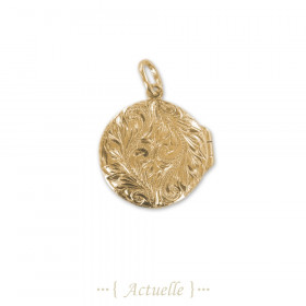 Pendant flowers locket
