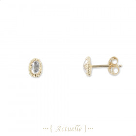 Arete conjunto con transparente piedra oval