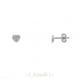 Arete corazón grabado