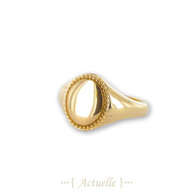 Signet ring with a beaded outline