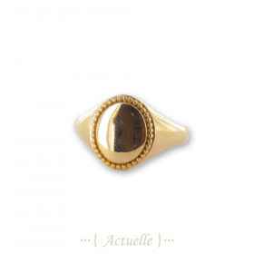 Signet ring with a beaded outline