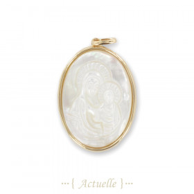 Mother-of-pearl religious pendant the Virgin and Child