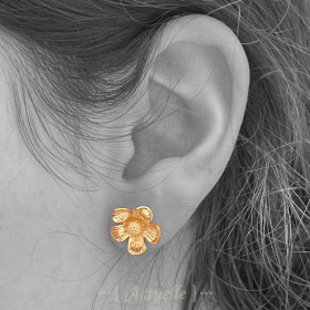Camelia flower chips earrings