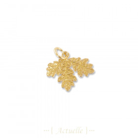 Maple leaf pendant