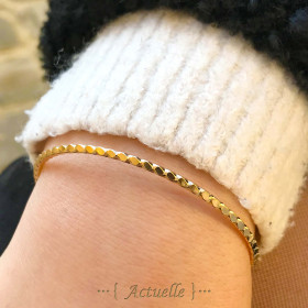 Open hammered bangle