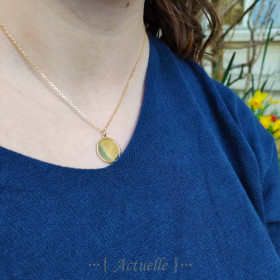 Medal pendant to engrave round edge