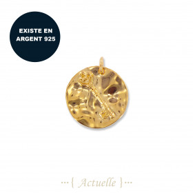 Pendentif clé martelée