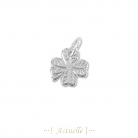 Clover pendant
