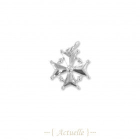 Cross pendant