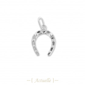 Horseshoe pendant