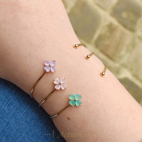 Open flower bangle