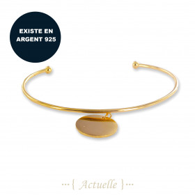 Open bangle with round pendant