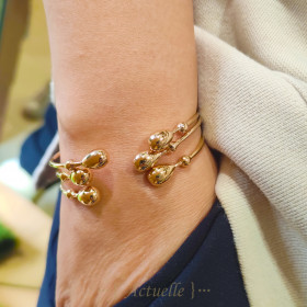 Pulsera fino gota una frente al otra