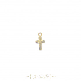 Small cross pendant