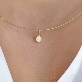 Pendant oval curved mother-of-pearl