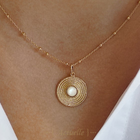 Pendant mother-of-pearl on mesh plate