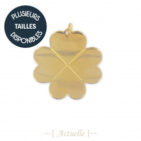 Smooth clover pendant 25mm