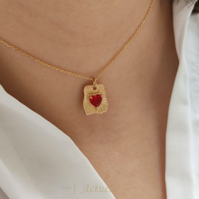 Grooved plate red heart CZ setting