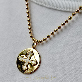 Rebecca pendant