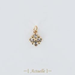 Kelia pendant