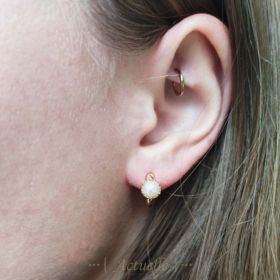 Water pearl crown hoop earrings