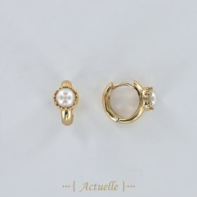 Water pearl crown hoop earrings