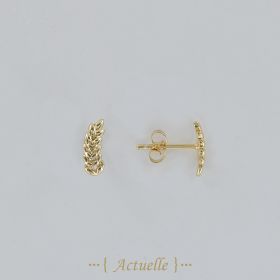 Lightweight leaf stud earrings