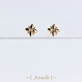 Flower earring 1 CZ central