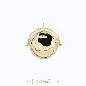Svetlana engraving pendant