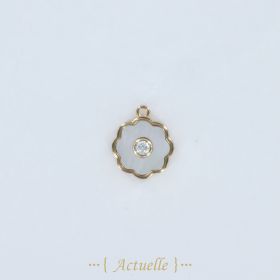 Flower pendant with pearly background