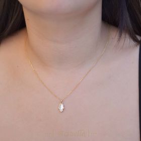 Pendentif main de fatma en nacre