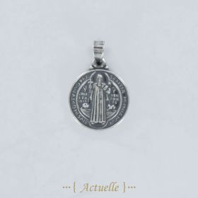 Pendentif saint benoit symbole