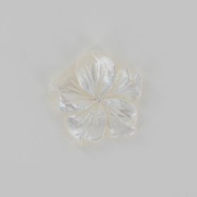 White mother-of-pearl Grande Fleur with detail