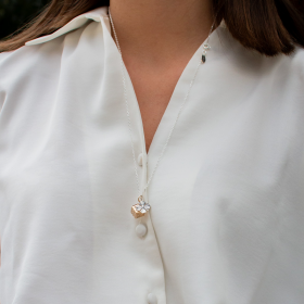 Philia Collar Casino