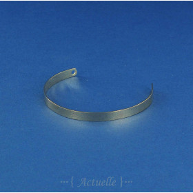 Thread fastener & round holes bangle GP