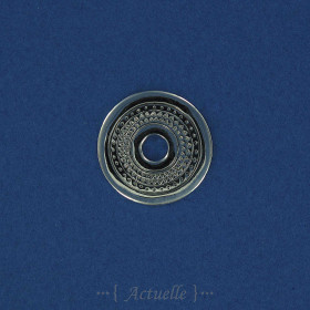 Openwork round medal multi circle pattern engraved