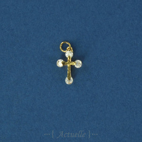 Cross & 4 CZ pendant GP