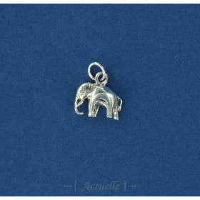 Smooth elephant pendant